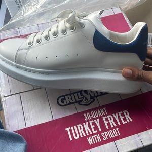 These only been wore 2 twice they still new